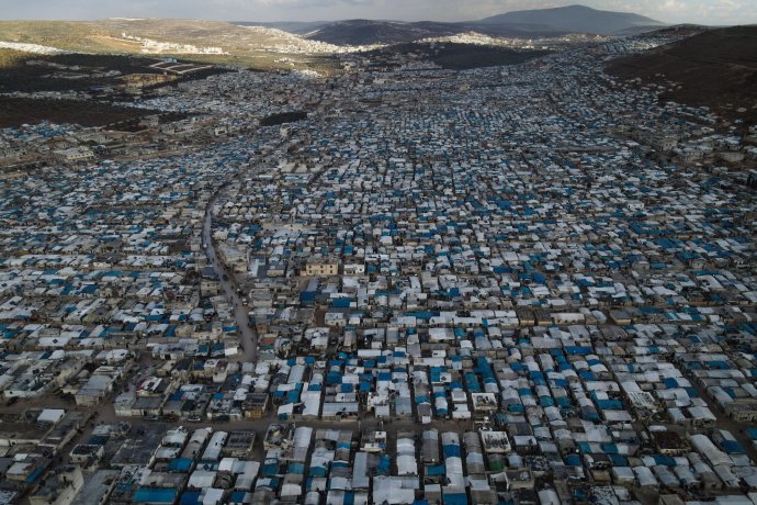 Uprchlický tábor nedaleko tureckého města Atman v provincii Idlib u syrských hranic (snímek je z roku 2021). Foto: ČTK/DPA