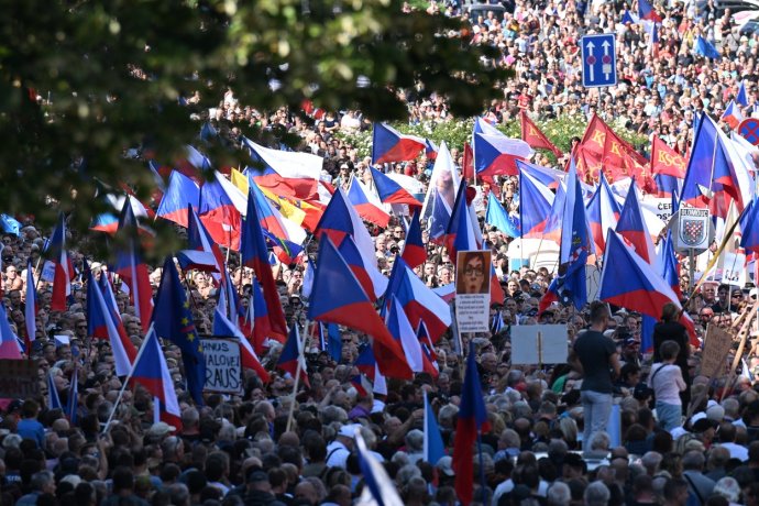 Demonstrace s názvem Česká republika na 1. místě, 3. září 2022, Praha, Václavské náměstí. Foto: Michal Kamaryt, ČTK