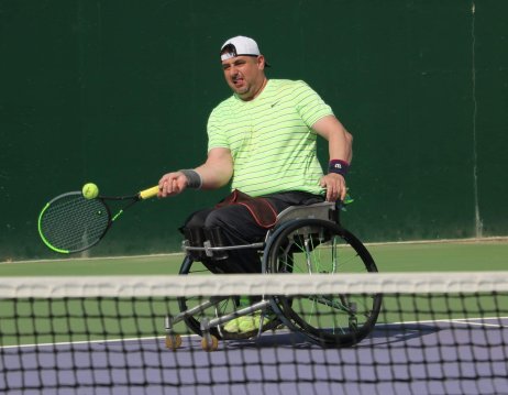 Tomáš Svášek patří mezi nejlepší tenisty v Česku na invalidním vozíku Foto: archiv Tomáše Sváška
