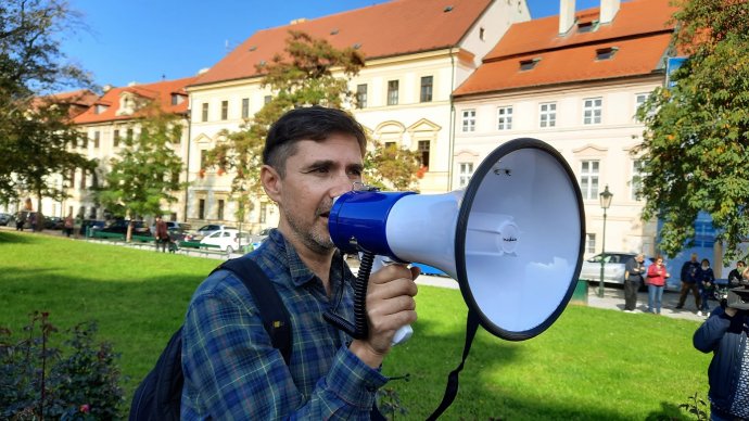 Organizátor protivládních demonstrací Ladislav Vrabel. Foto: Ludvík Hradilek, Deník N