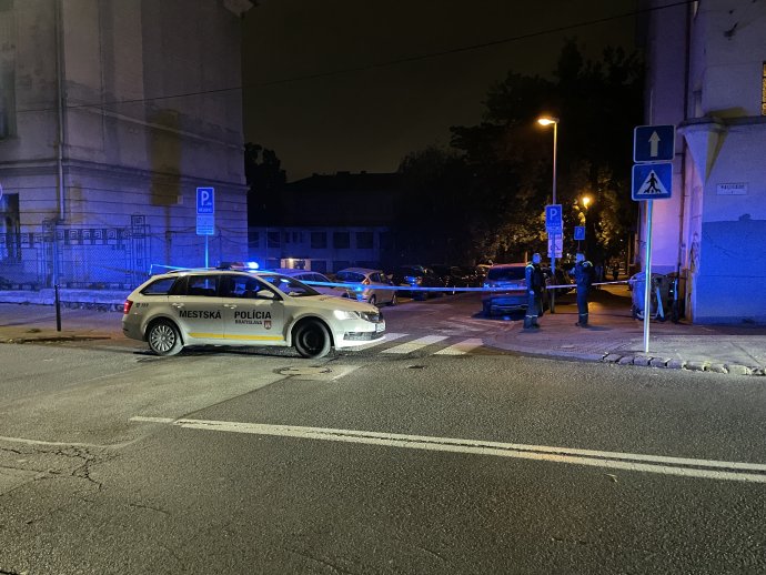 Při útoku v Bratislavě zemřeli dva lidé. Foto: Vladimír Šimíček, Denník N