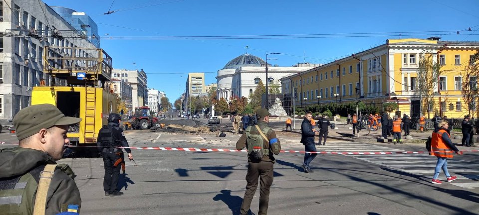 Centrum Kyjeva při nedávném raketovém útoku. Foto: Radomyr Mokryk