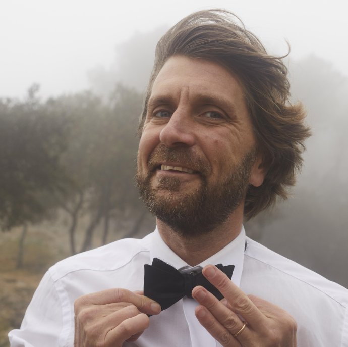 Ruben Östlund na portrétu od své ženy Siny. Foto: Sina Östlund