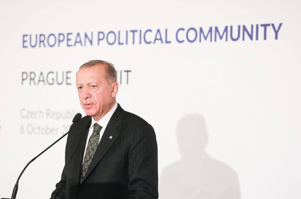 Turecký prezident po summitu Evropského politického společenství v Praze. Foto: Gabriel Kuchta, Deník N