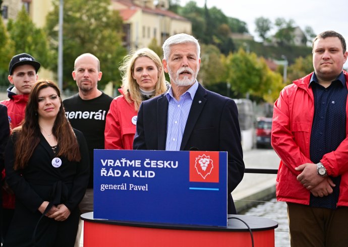 O tom, jestli prezidentský kandidát Petr Pavel dostane příležitost „vracet Česku řád a klid a klid“, rozhodnou voliči. Ale mělo by se tak stát po férové předvolební kampani. Ilustrační foto: ČTK