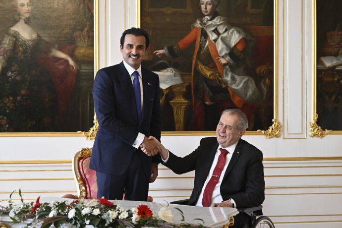 Katarský emír s prezidentem Milošem Zemanem. Foto: ČTK