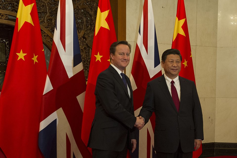 Britský expremiér David Cameron s čínským lídrem Si Ťin-pchingem v prosinci 2013. Foto: Number 10, Flickr CC BY-NC-ND 2.0