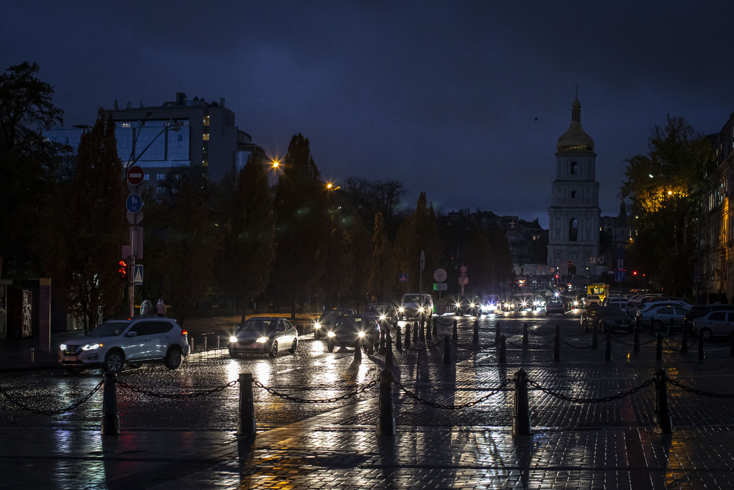 Vývoj bojů (1421. den): Rusové zapomněli na Leningrad. Radují se, když vidí, jak lidé v Kyjevě mrznou