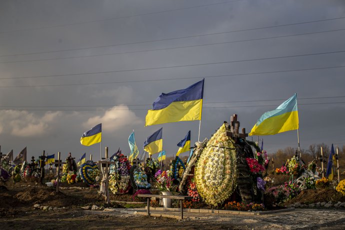 Ukrajinská armáda má velké ztráty, ale v ukrajinské společnosti se těší obrovské podpoře. Foto: Gabriel Kuchta, Deník N