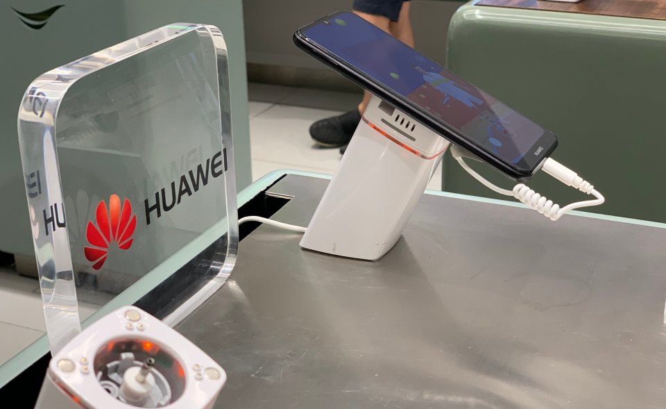 Čínští výrobci v čele s Huawei se brání, že USA neohrožují. Foto: Adobe Stock