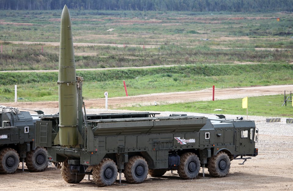 Ruská raketa Iskander na nosiči MAZ. Foto: wikipedia