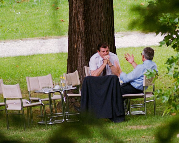 Vladimír Mečiar a Václav Klaus se během svých setkání v zahradě brněnské vily Tugendhat dohodli v srpnu 1992 na rozdělení federace, byť její rozpad původně ani jeden neplánoval. Foto: ČTK