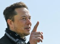 Elon Musk a jeho firma X se řítí do dalšího velkého soudního sporu. Foto: Patrick Pleul, Reuters