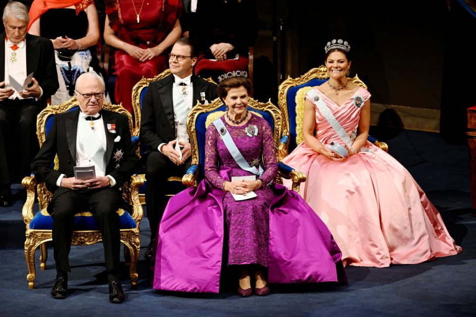 Švédská královská rodina při předávání Nobelových cen. Zleva král Carl Gustaf, prince Daniel, královna Silvia a korunní princezna Victoria. Foto: Christine Olsson ČTK / AP