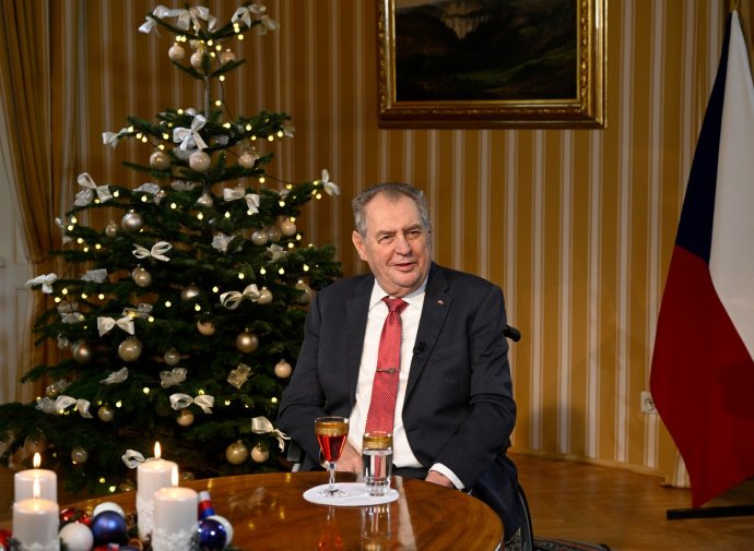 Prezident Miloš Zeman se připravuje na vánoční projev, který vysílaly televizní stanice, 26. prosince 2022, Lány, Kladensko. Foto: ČTK / Krumphanzl Michal
