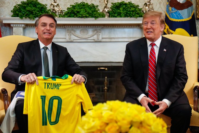 Spojenectví Bolsonara a Trumpa bylo pevné už v době, kdy oba byli prezidenti. Spojovalo je mnohé - od politických a kulturních postojů až po touhu vládnout za každou cenu. Foto: Alan Santos, Palácio do Planalto, Flickr