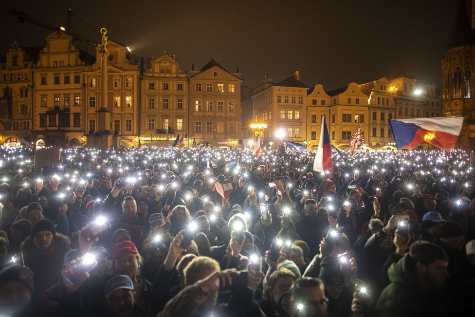Podporovatelé Petra Pavla na Staroměstském náměstí v Praze. Foto: Gabriel Kuchta, Deník N