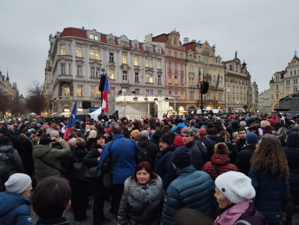 Akce na Staroměstském náměstí v Praze na podporu Petra Pavla. Foto: Petr Vodseďálek, Deník N