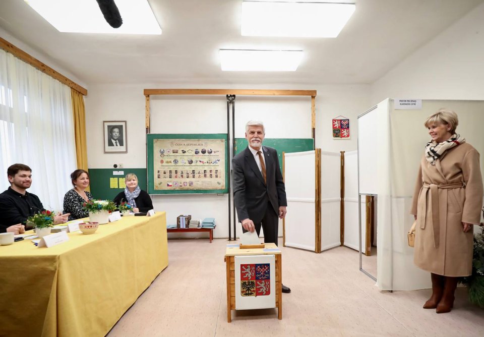 Petr Pavel odevzdal hlas v druhém kole prezidentských voleb. Foto: Gabriel Kuchta