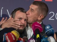 Andrej Babiš a Marek Prchal na tiskové konferenci po vítězných volbách v roce 2017. Foto: TASR/Profimedia