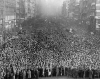 Manifestace na podporu KSČ. Václavské náměstí v Praze. 25. února 1948. Foto ČTK           