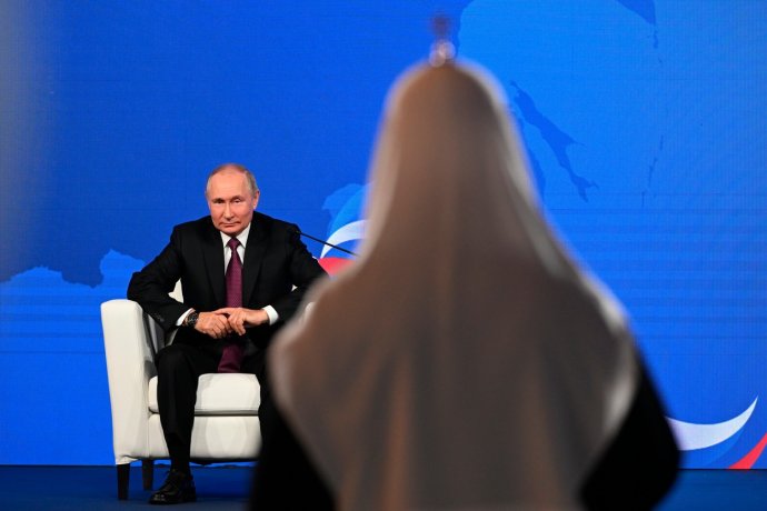 Ruská pravoslavná církev jako by uctívala kult Vladimira Putina. Foto: ČTK/AP