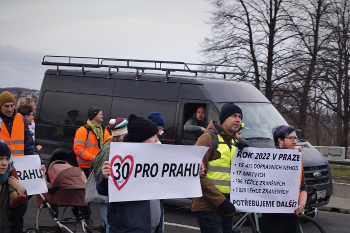 Protest za snížení rychlosti v Praze. Foto: Michal Tomeš, Deník N