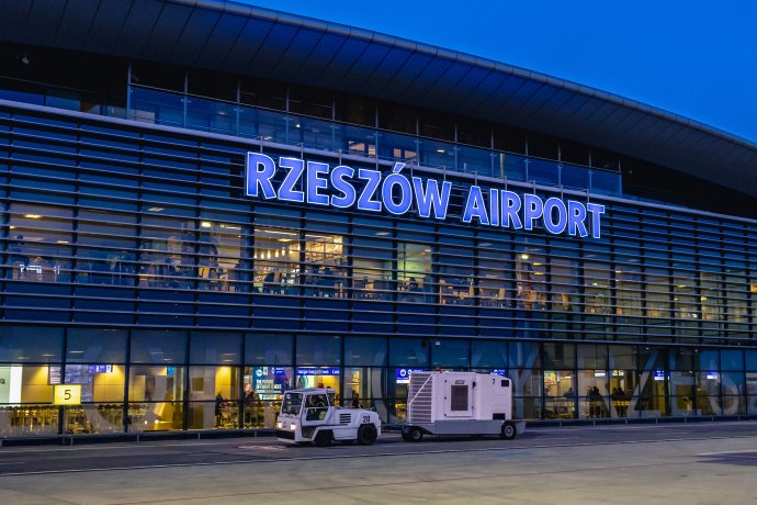 Hlavní budova letiště Rzeszow v Jasionce. Foto: Fotokon, Adobe Stock