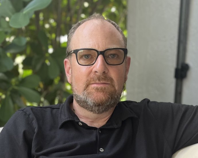 Čech česko-německého původu Rudiger Ettrich je prezidentem americké Larkin University, která má sídlo na Floridě. Dříve působil ve vedení Akademie věd ČR. Foto: Jana Ciglerová, Deník N