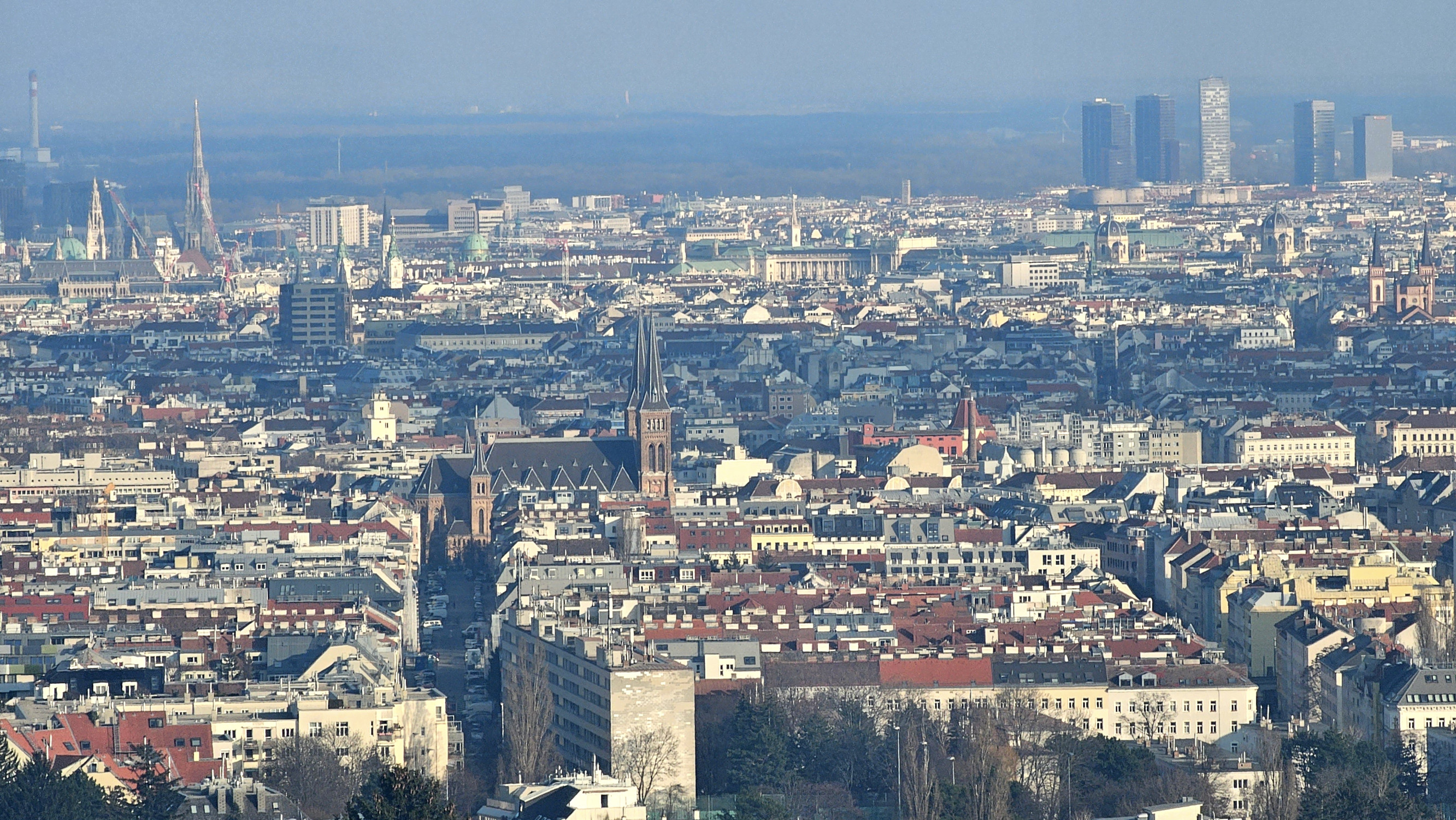 Byt bez kuchyně nebo bytovka ze dřeva? Architekti přinášejí tři zahraniční lekce pro dostupnější bydlení