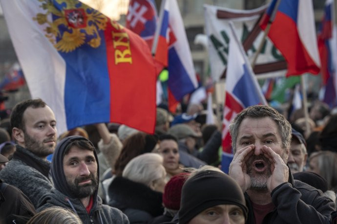 Dnešní rozpad slovenské společnosti na dvě odcizené části ohrožuje demokracii. Foto: Tomáš Benedikovič, Denník N
