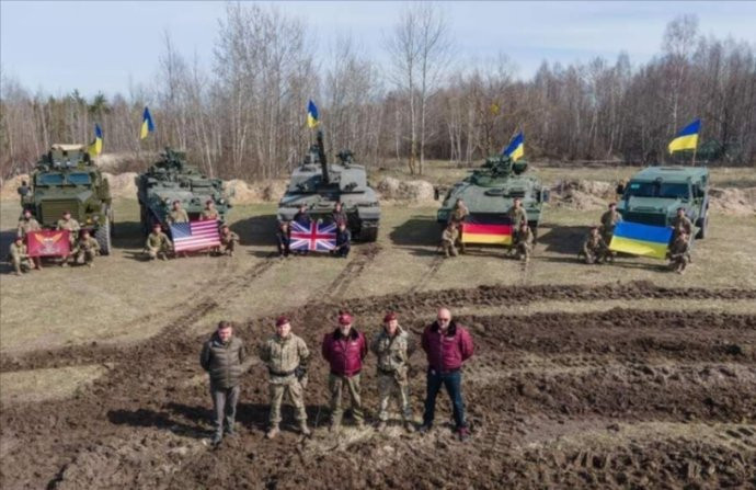 Západní tanky nebo bojová vozidla pěchoty jsou již na Ukrajině. Foto: Ukrajinské ministerstvo obrany, Twitter
