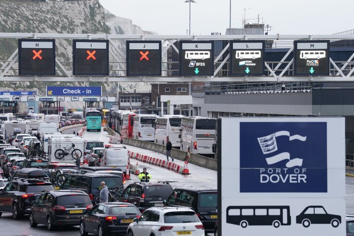Zácpa u hraničních kontrol v britském Doveru směrem na kontinent během velikonočních prázdnin. Foto: PA/Reuters
