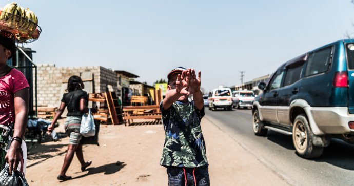 Tento zambijský chlapec se nechtěl nechat vyfotografovat. S přímým odmítnutím se ale na většině afrického kontinentu setkáte spíše výjimečně. Foto: Adobe Stock