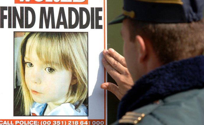 Plakát s tehdy tříletou Madeleine McCann zvanou Maddie, která zmizela v květnu 2007 v Portugalsku. Od té doby je stále nezvěstná. Foto: PA Images via Reuters