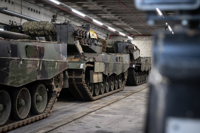 Vyřazené tanky Leopard-2 švýcarské armády. Foto: švýcarská vláda
