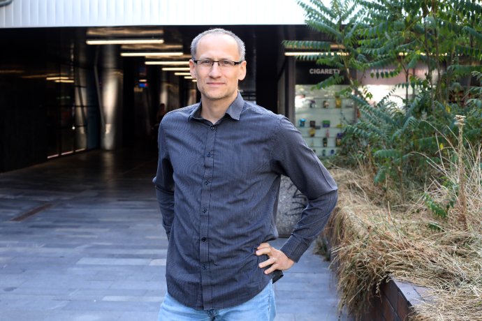 Miroslav Kupka před třemi lety založil web Podvod na bazaru, kde eviduje případy krádeží peněz na internetových bazarech. Poškozeným rovněž bezplatně pomáhá škodu vymáhat přes exekutora. Foto: Ludvík Hradilek, Deník N
