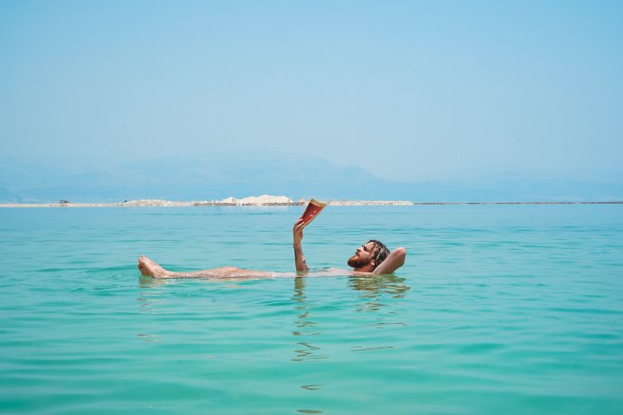 Dokonce i nicnedělání se dnes prodává úzkostlivým nebo ambiciózním lidem jako oklika k vyšší produktivitě. Foto: Toa Heftiba, Unsplash