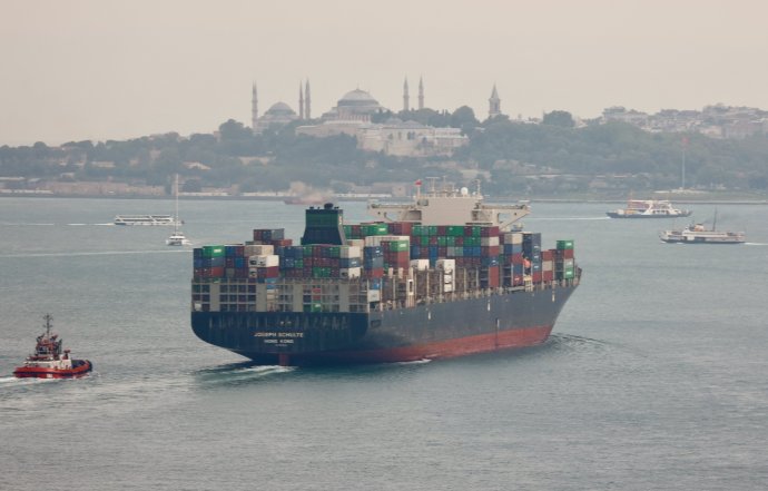 Nákladní loď Joseph Schulte u Istanbulu, 18. 8. 2023. Foto: Yoruk Isik, Reuters
