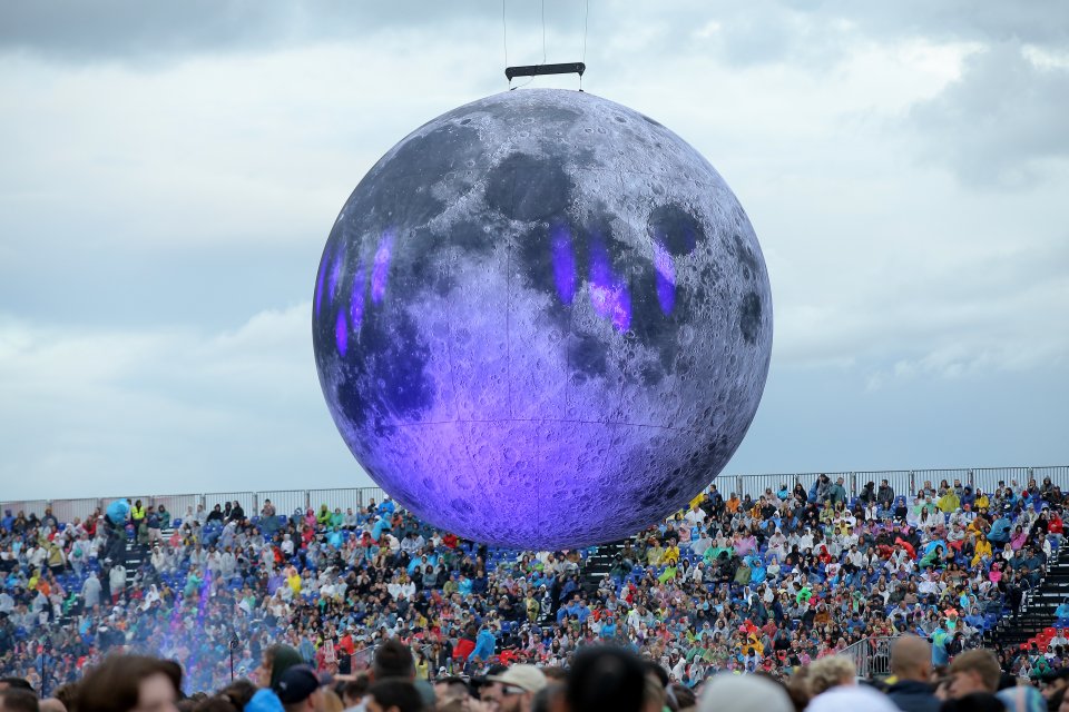 Scéna Weekndova koncertu byla velkolepá. Foto: Karel Šanda