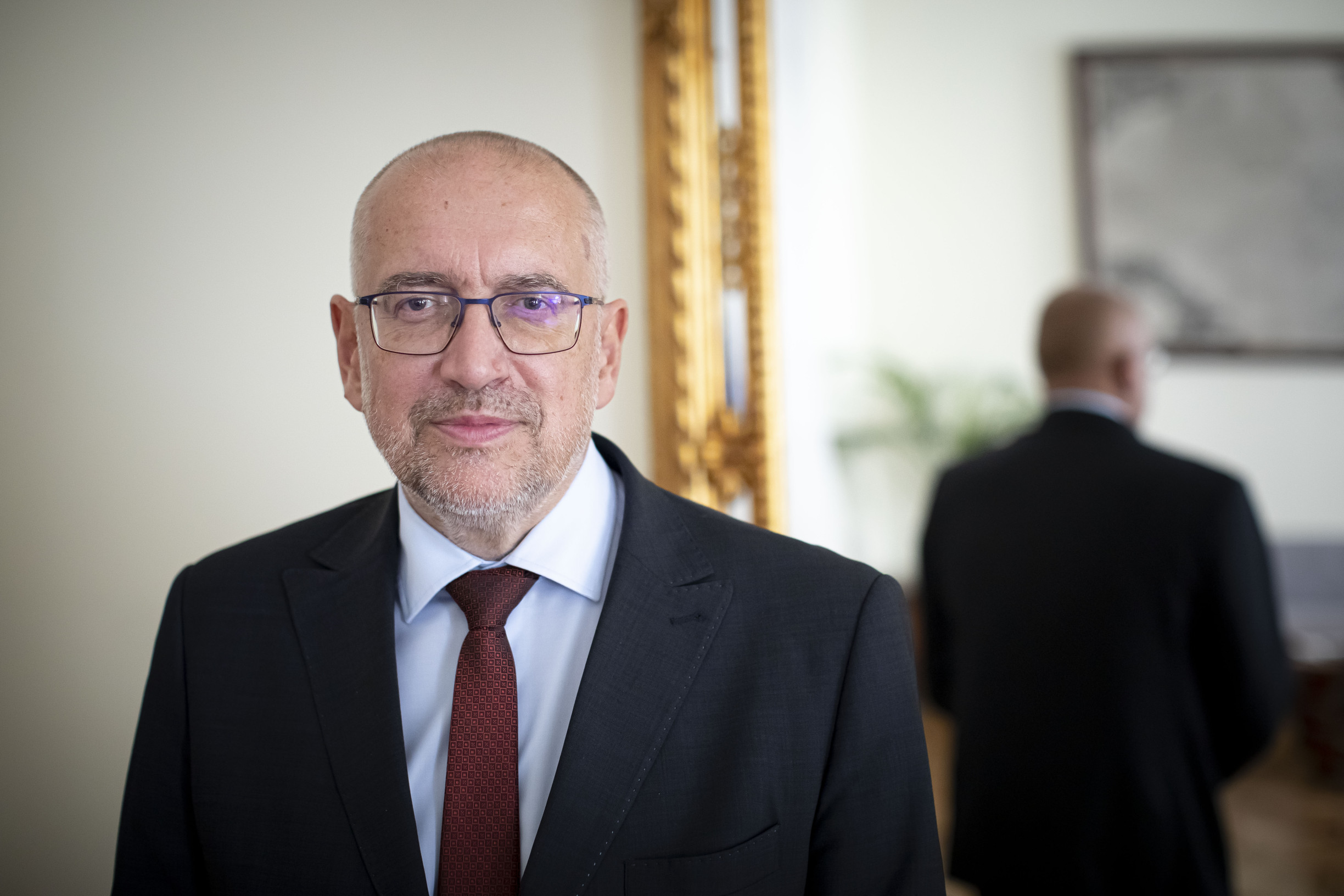 Bek vybírá Plagova nástupce v čele NAÚ, ve hře je i jeho kolega z koalice