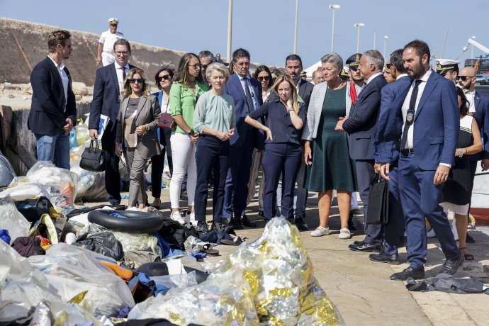 Předsedkyně Komise von der Leyen a premiérka Meloni v migračním hotspotu na ostrově Lampedusa. Foto: Riccardo De Luca, EC - Audiovisual Service, EU