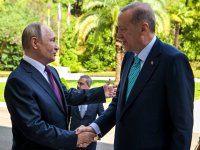 Nejdřív vystrnadíme USA a pak si rozdělíme sféry vlivu na Blízkém východě (Vladimír Putin a Recep Tayyip Erdogan při setkání v Soči, září 2023). Foto: ČTK/AP 
