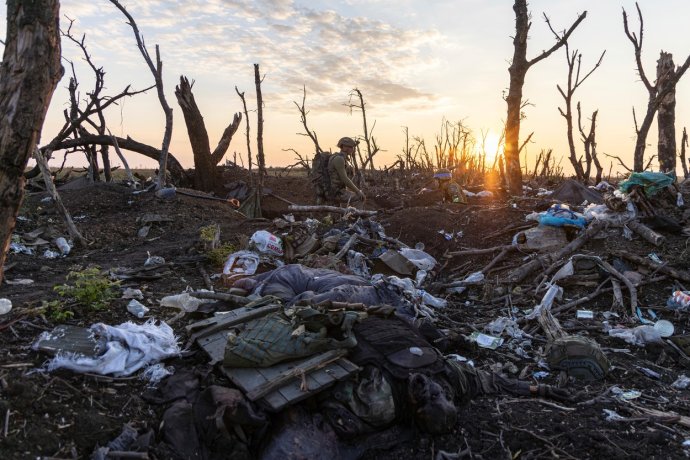 Fronta několik kilometrů od Andrijivky. Foto: ČTK/Profimedia