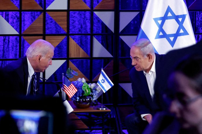 Joe Biden a Benjamin Netanjahu během krizového jednání v Tel Avivu 18. října 2023. Foto: Evelyn Hockstein, Reuters