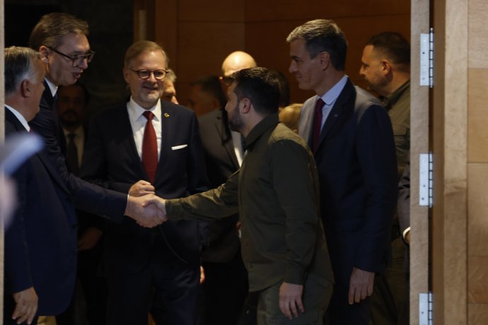 Petr Fiala, Volodymyr Zelenskyj, španělský premiér Sánchez a srbský prezident Vučić. Foto: Španělské předsednictví v Radě EU