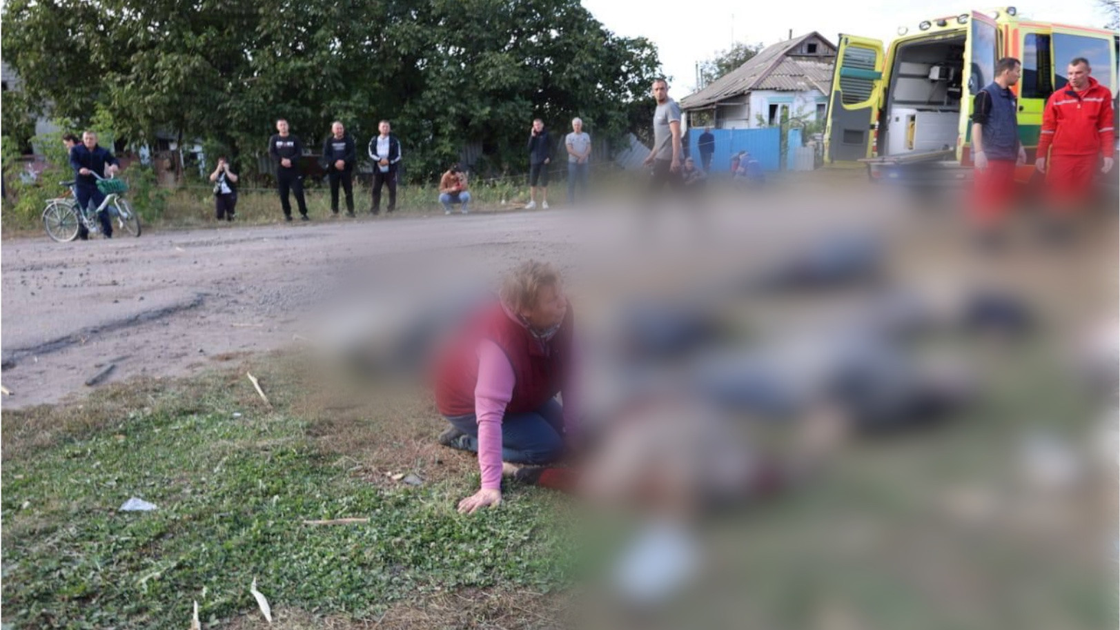 Následky ruského útoku na obec Hroza (zdroj: Twitter NEXTA)