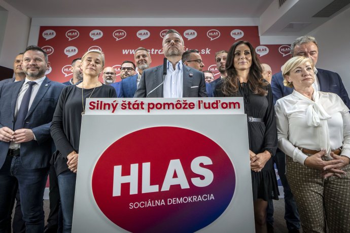 Peter Pellegrini a další členové vedení strany Hlas – sociální demokracie. Foto: Tomáš Benedikovič, Denník N