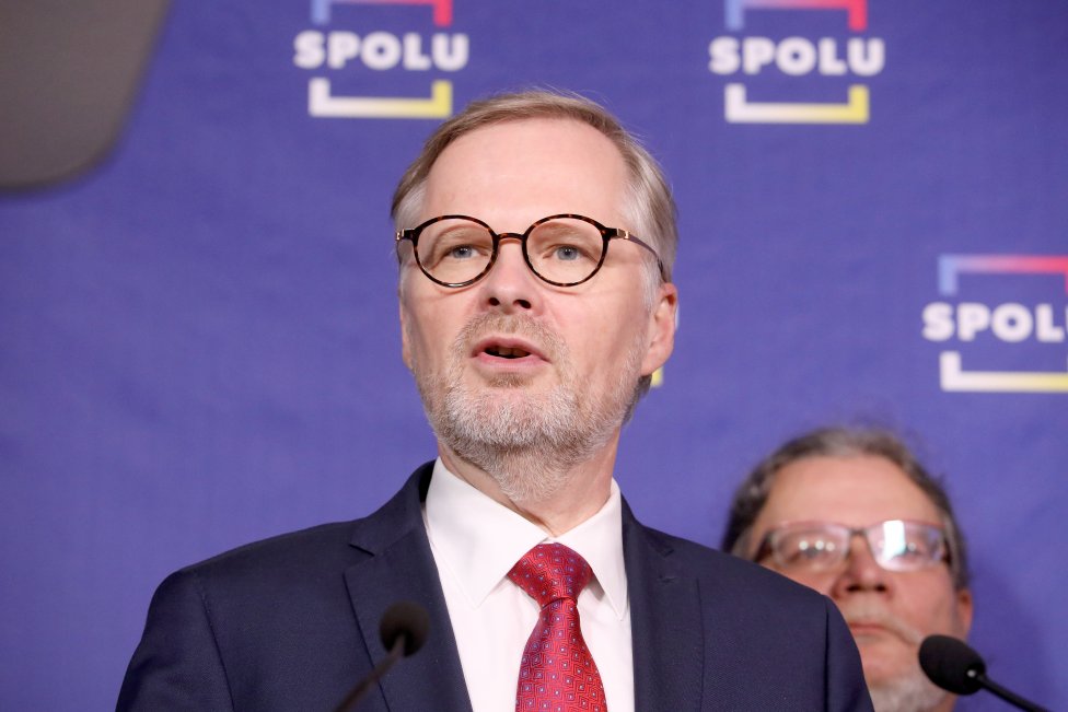 Premiér Petr Fiala (ODS) při představování společné kandidátky do eurovoleb. Foto: Ludvík Hradilek, Deník N