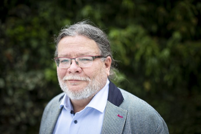 „Nejsem šašek, který by podřizoval svoje výroky aktuální poptávce na tom či onom náměstí. Jsem známý bojovník,“ říká europoslanec ODS a lídr koalice Spolu ve volbách do Evropského parlamentu Alexandr Vondra. Foto: Gabriel Kuchta, Deník N